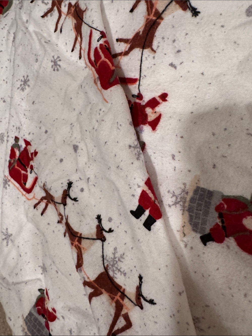 Kids Holiday Santa & Reindeer Flannel Sheet Set - White 100% cotton. - Picture 4 of 4
